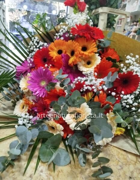 Bouquet di gerbere colorato
